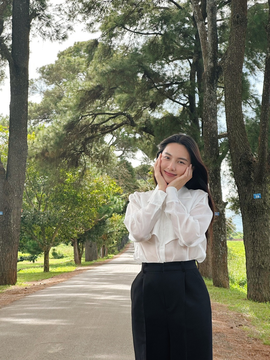 Thuỳ Ti&ecirc;n trao tặng khu vui chơi cho c&aacute;c bệnh viện tại 4 tỉnh T&acirc;y Nguy&ecirc;n - Ảnh 1.