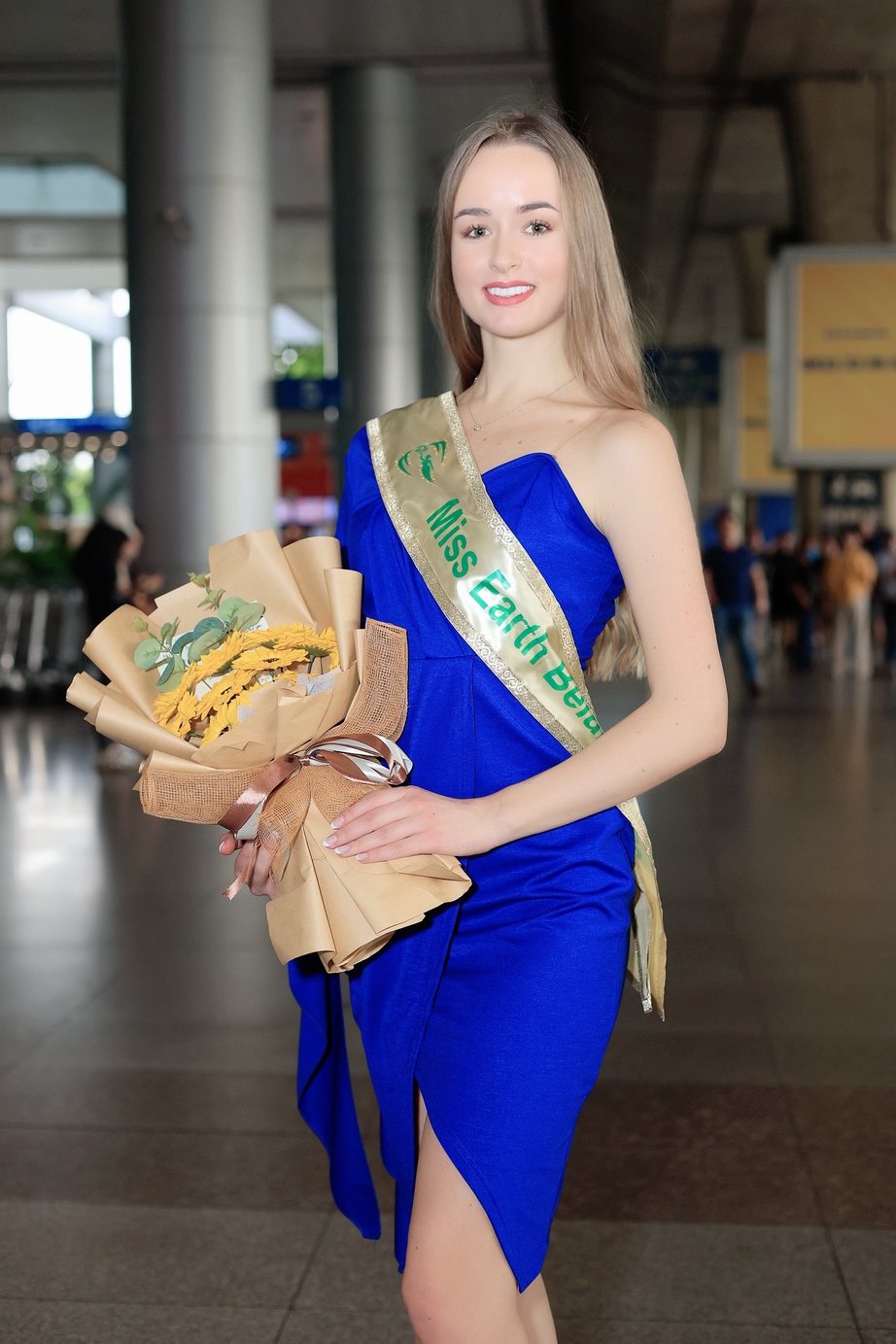 Dàn hoa hậu quốc tế mặc áo dài, đổ bộ vào Việt Nam dự thi Miss Earth 2023 - Ảnh 11. Dàn hoa hậu quốc tế mặc áo dài, đổ bộ vào Việt Nam dự thi Miss Earth 2023 - Ảnh 11.