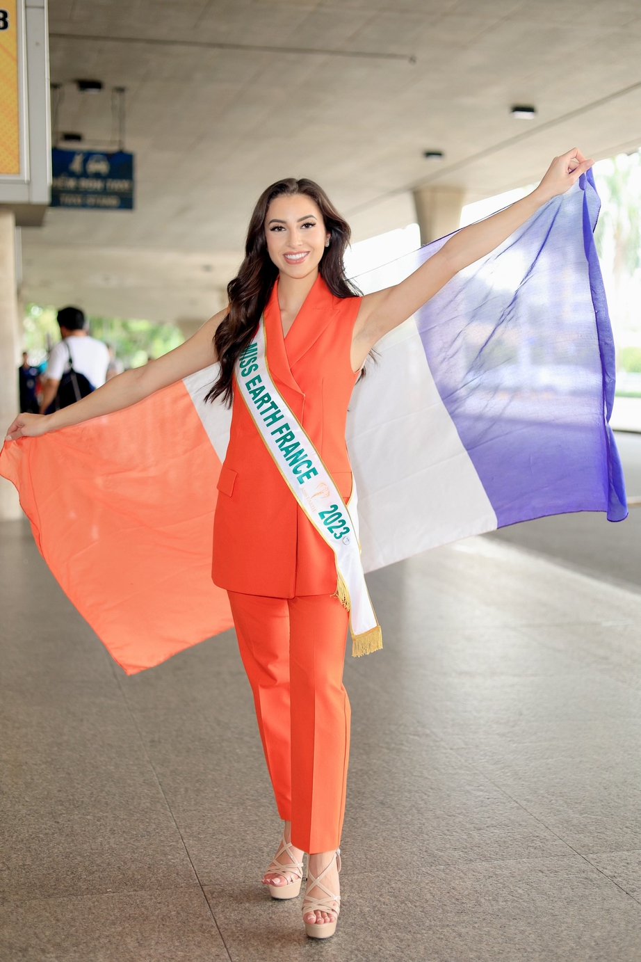 Dàn hoa hậu quốc tế mặc áo dài, đổ bộ vào Việt Nam dự thi Miss Earth 2023 - Ảnh 16. Dàn hoa hậu quốc tế mặc áo dài, đổ bộ vào Việt Nam dự thi Miss Earth 2023 - Ảnh 16.
