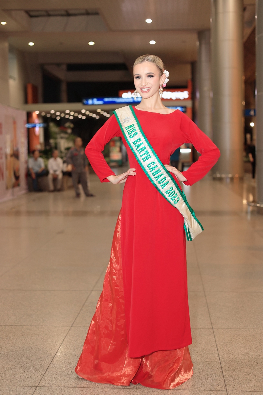 Dàn hoa hậu quốc tế mặc áo dài, đổ bộ vào Việt Nam dự thi Miss Earth 2023 - Ảnh 8. Dàn hoa hậu quốc tế mặc áo dài, đổ bộ vào Việt Nam dự thi Miss Earth 2023 - Ảnh 8.