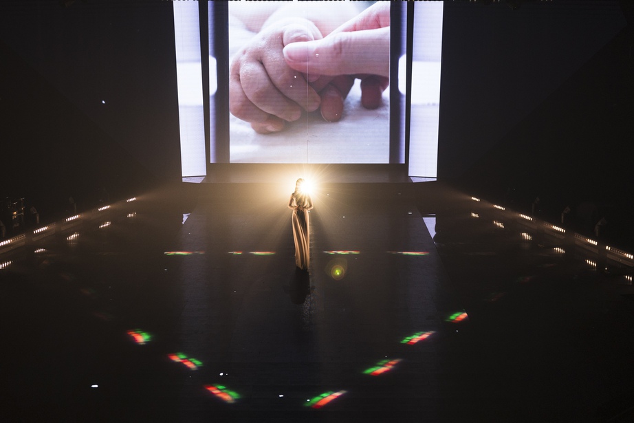 M&atilde;n nh&atilde;n m&agrave;n tung v&aacute;y, uốn lượn, thả vocal xuất sắc trong Chị đẹp đạp gi&oacute; rẽ s&oacute;ng 2023 - Ảnh 10.