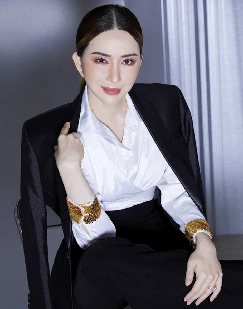 B&agrave; tr&ugrave;m Th&aacute;i Lan Anne Jakrajutatip