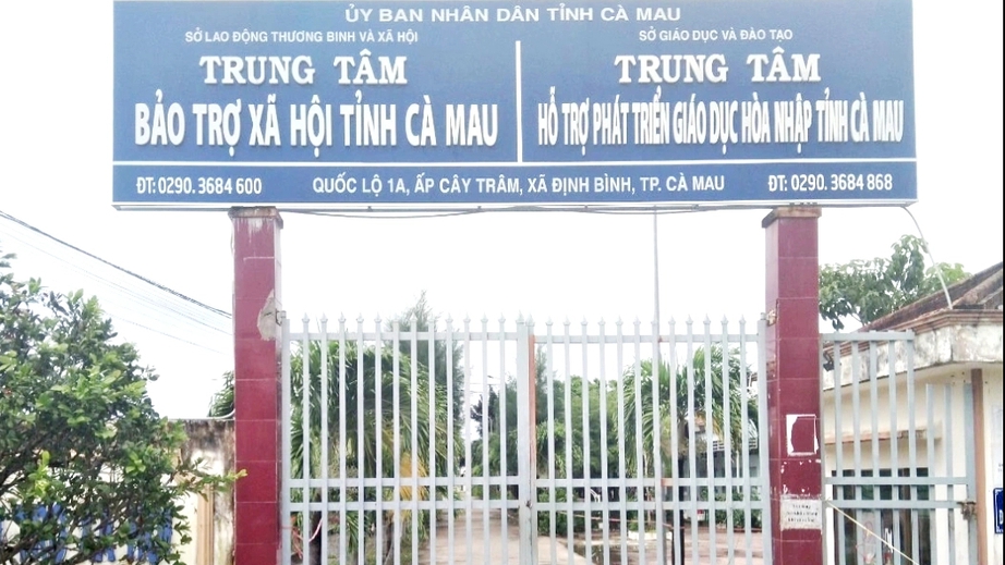 Bảo vệ khẩn cấp b&eacute; g&aacute;i 4 tuổi ở C&agrave; Mau bị cha nu&ocirc;i đ&aacute;nh đập - Ảnh 2.