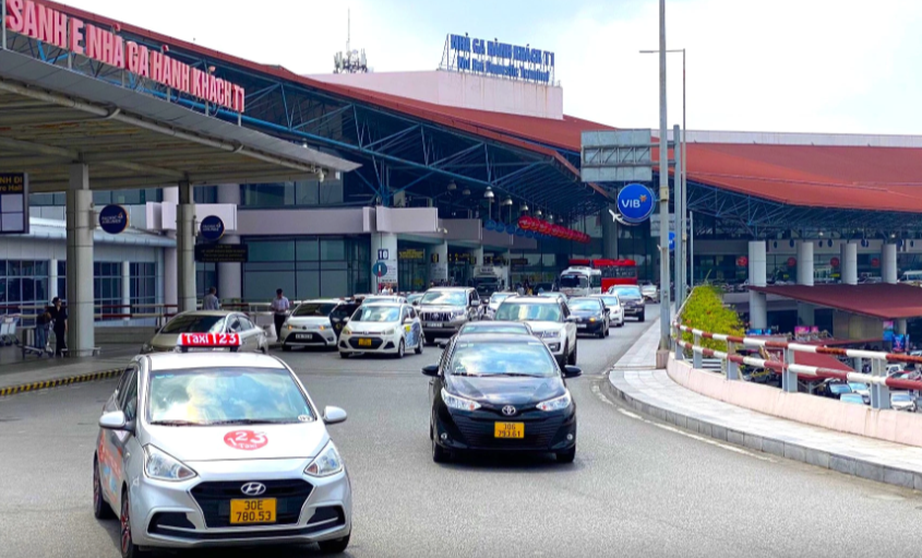 Cần thiết triển khai thu ph&iacute; kh&ocirc;ng dừng tại c&aacute;c trạm thu ph&iacute; s&acirc;n bay - Ảnh 1.