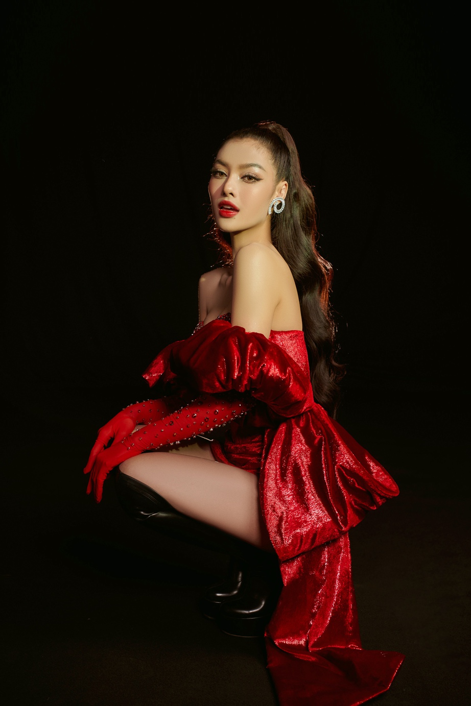 &rlm;Lona quyến rũ khoe th&acirc;n h&igrave;nh đồng hồ c&aacute;t - Ảnh 5.