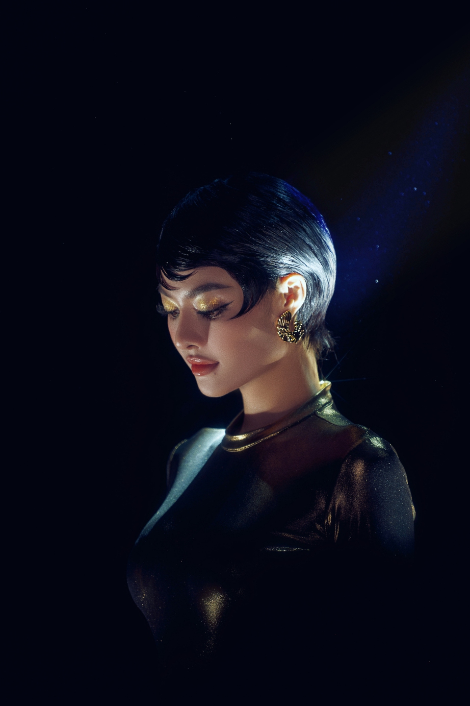 &rlm;Lona quyến rũ khoe th&acirc;n h&igrave;nh đồng hồ c&aacute;t - Ảnh 8.