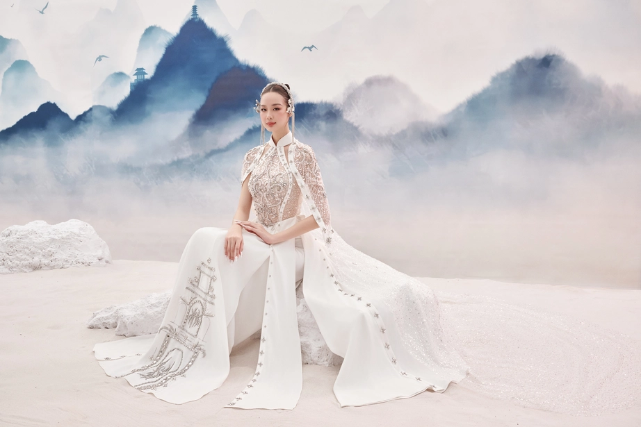 Miss Intercontinental 2022 Bảo Ngọc mặc 3 thiết kế, vẫn được giữ vương miện trên đầu - Ảnh 1. Miss Intercontinental 2022 Bảo Ngọc mặc 3 thiết kế, vẫn được giữ vương miện trên đầu - Ảnh 1.