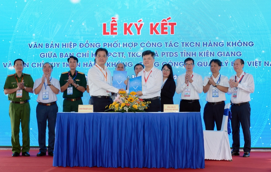 Diễn tập vận h&agrave;nh cơ chế t&igrave;m kiếm cứu nạn h&agrave;ng kh&ocirc;ng  - Ảnh 2.