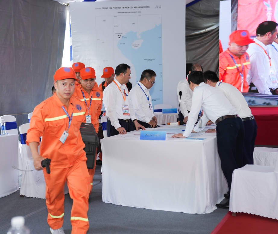 Diễn tập vận h&agrave;nh cơ chế t&igrave;m kiếm cứu nạn h&agrave;ng kh&ocirc;ng  - Ảnh 1.