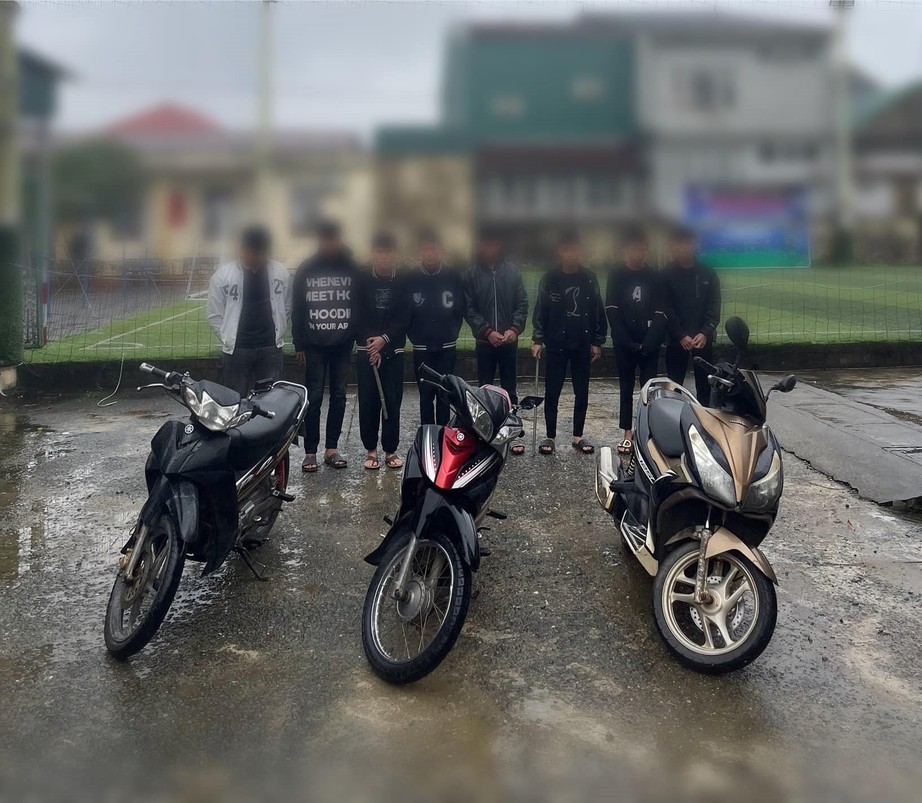 Chạy mô tô mang theo hung khí từ Quảng Bình ra Hà Tĩnh gây án - Ảnh 1. Chạy mô tô mang theo hung khí từ Quảng Bình ra Hà Tĩnh gây án - Ảnh 1.