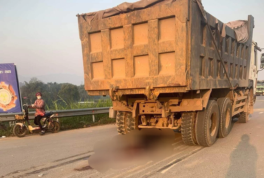 Phú Thọ: Người đàn ông tử vong thương tâm dưới gầm xe tải - Ảnh 1. Phú Thọ: Người đàn ông tử vong thương tâm dưới gầm xe tải - Ảnh 1.