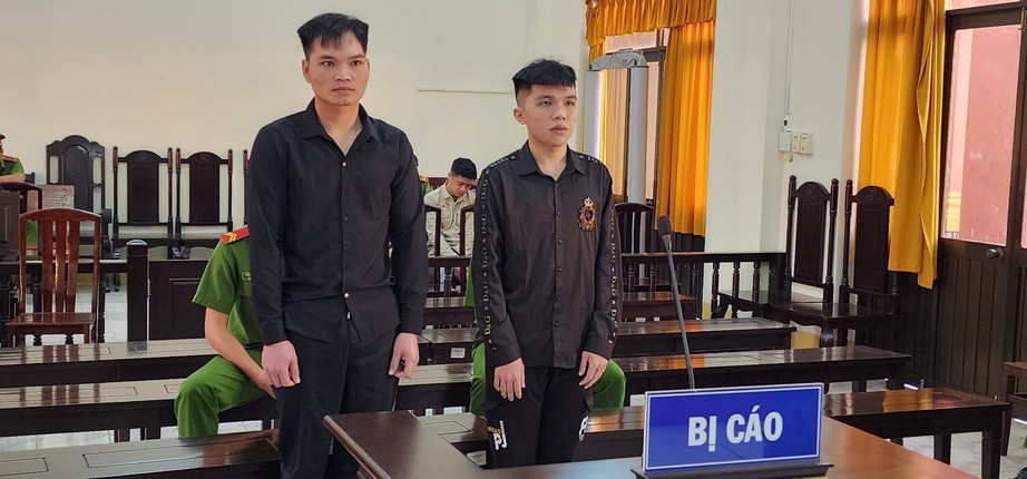 Hai thanh niên lĩnh 30 năm tù vì tổ chức tiệc sinh nhật bằng ma túy - Ảnh 1. Hai thanh niên lĩnh 30 năm tù vì tổ chức tiệc sinh nhật bằng ma túy - Ảnh 1.