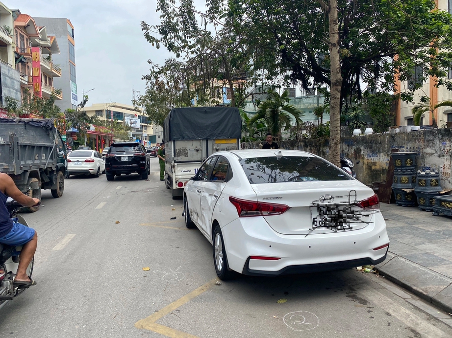 Bố rủ đồng bọn mang theo hung kh&iacute; g&acirc;y &aacute;n mạng khi đi trả th&ugrave; cho con trai bị đ&aacute;nh - Ảnh 2.