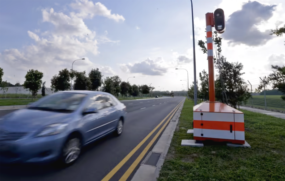 Rộ &ldquo;mốt&rdquo; lắp biển số xe si&ecirc;u nhỏ ở Singapore  - Ảnh 2.