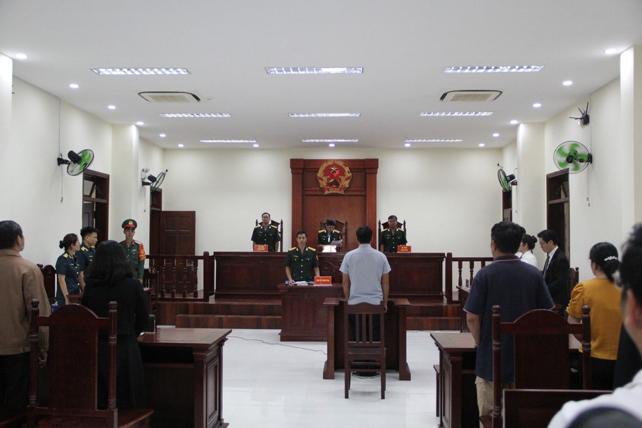 Cựu thiếu t&aacute; qu&acirc;n đội t&ocirc;ng chết nữ sinh ở Ninh Thuận bị kết &aacute;n - Ảnh 2.