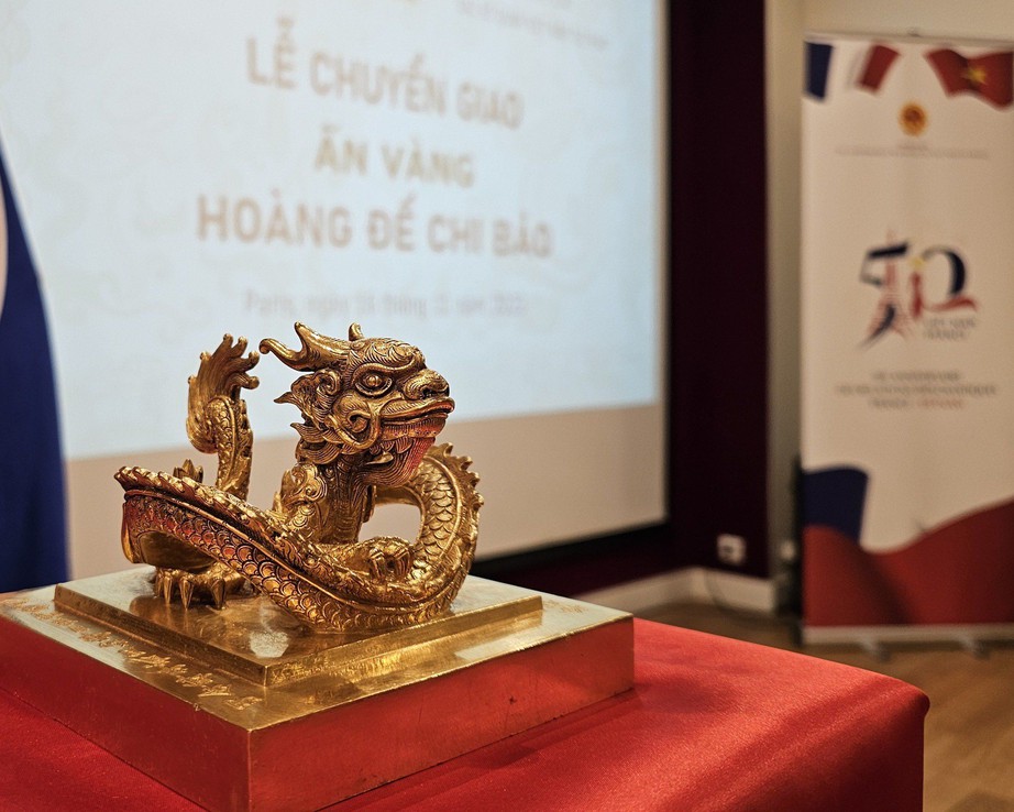 Sự kiện Văn hóa tiêu biểu năm 2023: Ấn vàng "Hoàng đế chi bảo" hồi hương - Ảnh 1.
