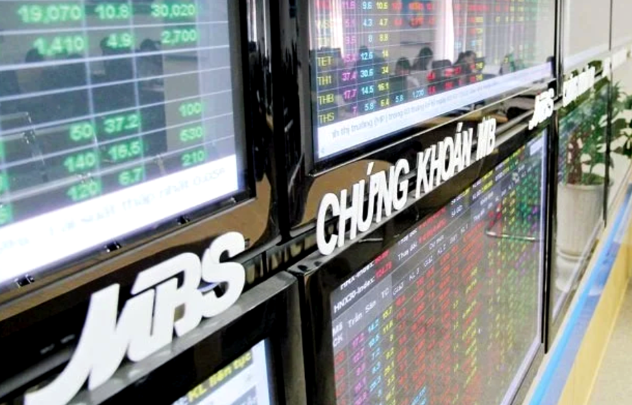 Đ&oacute;ng 880 ngh&igrave;n t&agrave;i khoản chứng kho&aacute;n kh&ocirc;ng giao dịch - Ảnh 1.