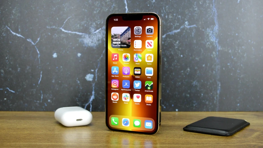 Tạm qu&ecirc;n iPhone 15 đi v&igrave; loạt smartphone Apple "ngon bổ rẻ" n&agrave;y đang chờ đợi bạn - Ảnh 2.