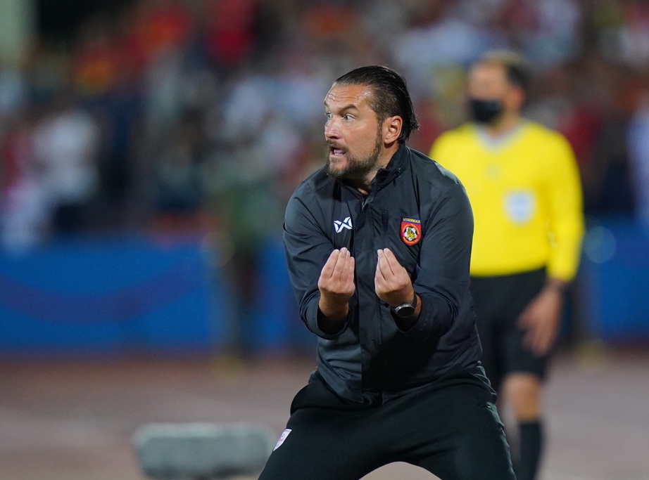 Lộ nguy&ecirc;n nh&acirc;n HLV Thanh H&oacute;a bị gạch t&ecirc;n khỏi đề cử xuất sắc nhất V-League 2023   - Ảnh 1.