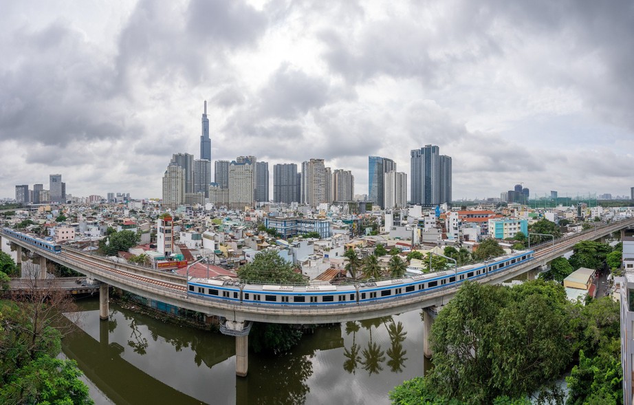 Chủ tịch Phan Văn M&atilde;i: TP.HCM cần ph&aacute;t triển c&ocirc;ng nghiệp đường sắt để tự l&agrave;m metro - Ảnh 2.