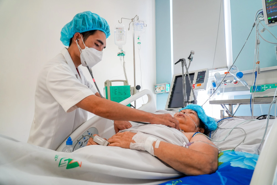 Cứu sống bệnh nh&acirc;n bị kẹt van nh&acirc;n tạo do huyết khối - Ảnh 1.