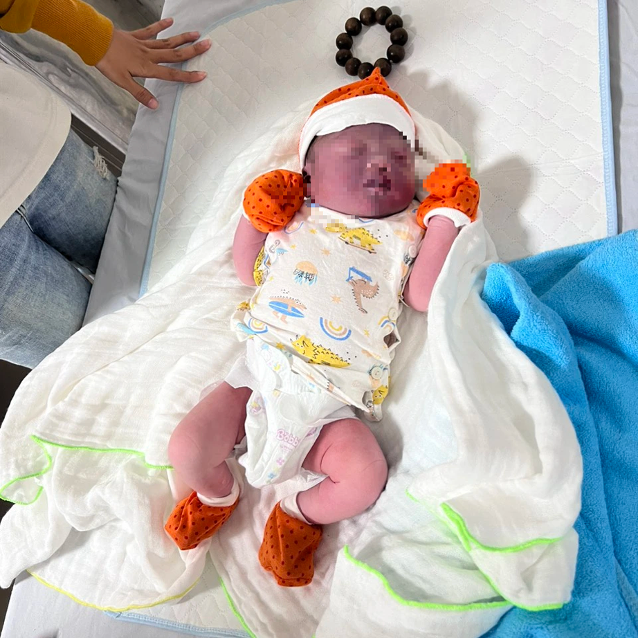 T&igrave;m th&acirc;n nh&acirc;n cho b&eacute; trai bị bỏ rơi tại trung t&acirc;m y tế ở B&igrave;nh Dương - Ảnh 1.