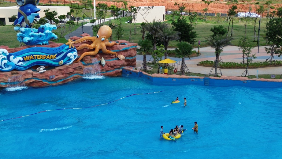 B&igrave;nh Thuận bắn ph&aacute;o hoa, khai trương c&ocirc;ng vi&ecirc;n nước 7ha mừng lễ 2/9 - Ảnh 3.