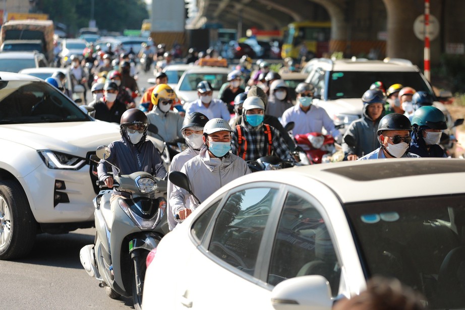 Người d&acirc;n bắt đầu nghỉ lễ 2/9, t&igrave;nh h&igrave;nh t&agrave;u xe, giao th&ocirc;ng ra sao? - Ảnh 5.