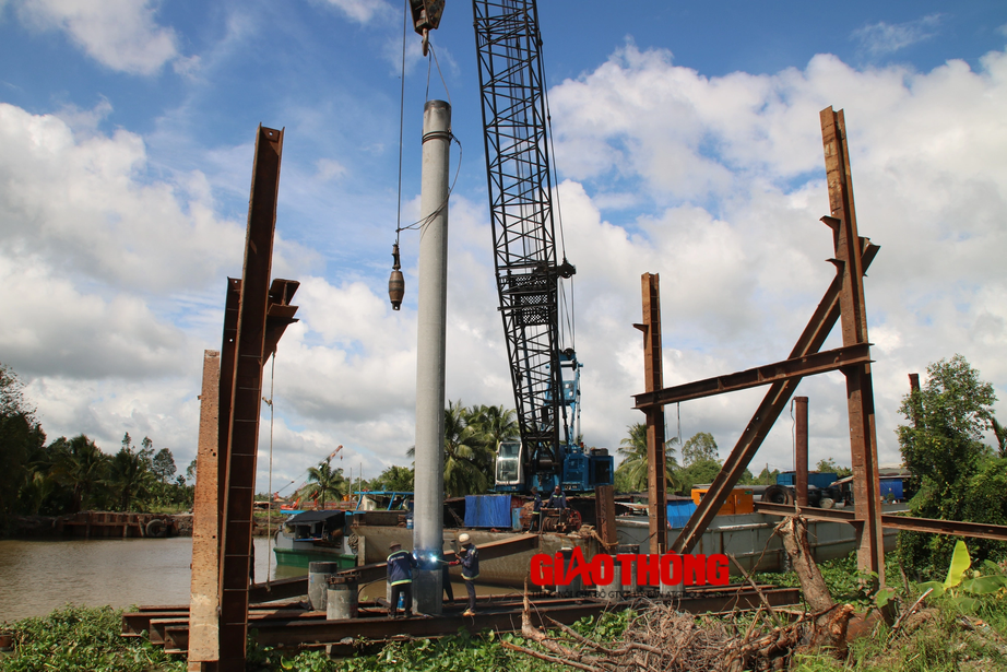 Cao tốc Cần Thơ-C&agrave; Mau thi c&ocirc;ng suốt kỳ nghỉ Lễ 2/9 - Ảnh 2.