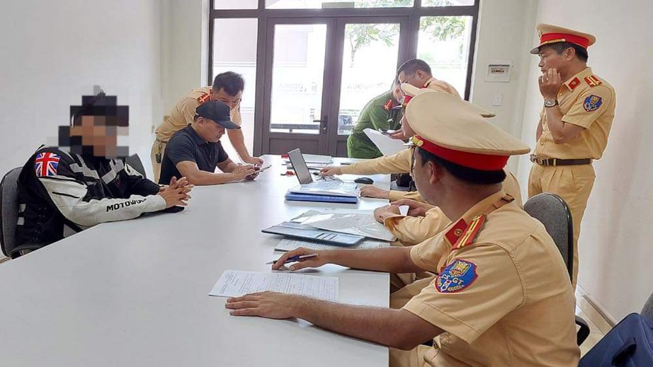 Tạm giữ 12 xe ph&acirc;n khối lớn vụ đ&acirc;m CSGT bị thương tr&ecirc;n cao tốc Bắc Giang-Lạng Sơn - Ảnh 1.