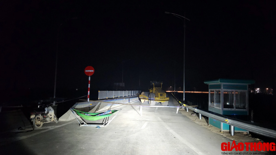 Người d&acirc;n h&aacute;o hức được đi v&agrave;o cao tốc mới - Ảnh 6.