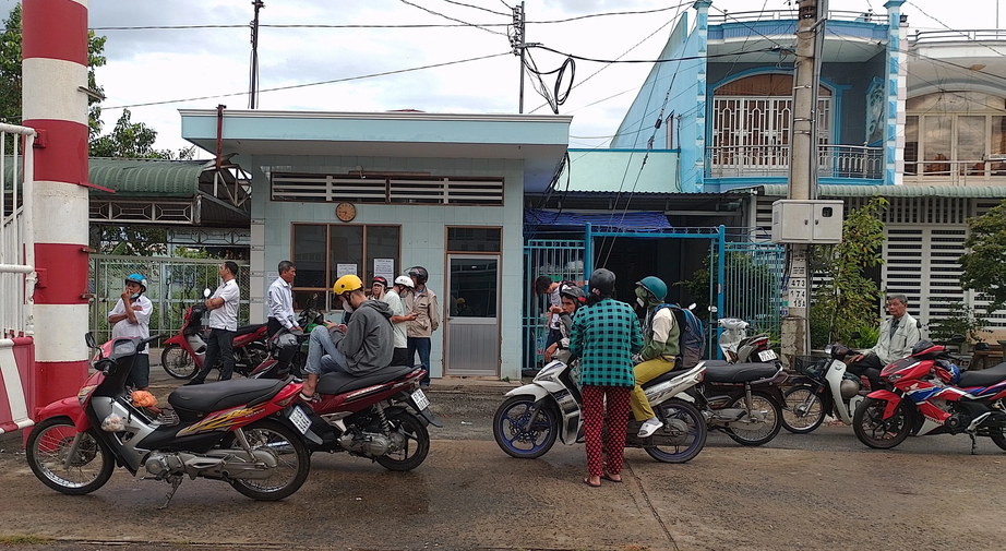 Ng&agrave;y đầu ti&ecirc;n hồi sinh bến ph&agrave; V&agrave;m Cống trăm năm tuổi - Ảnh 7.