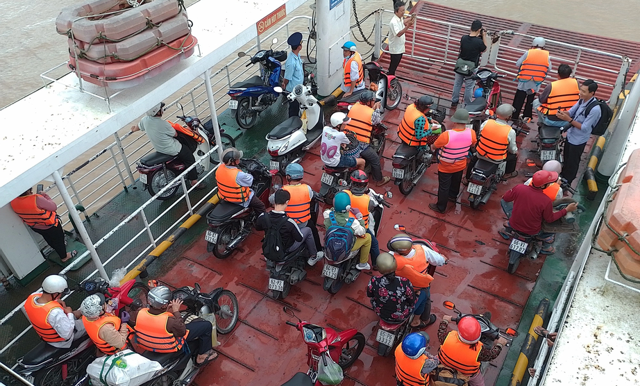 Ng&agrave;y đầu ti&ecirc;n hồi sinh bến ph&agrave; V&agrave;m Cống trăm năm tuổi - Ảnh 2.