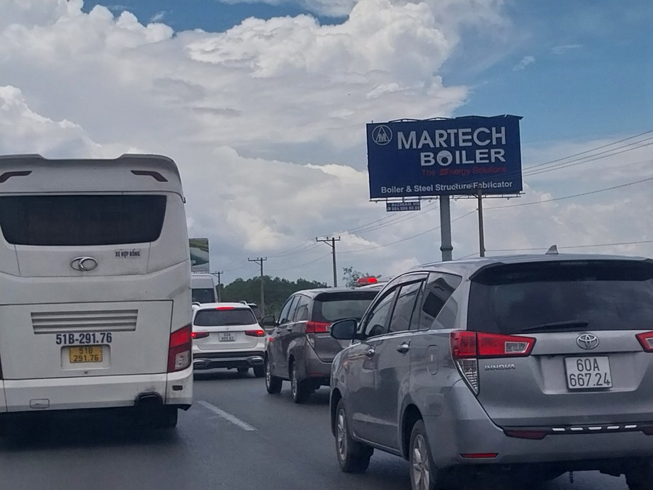 Dân ùn ùn đi nghỉ lễ 2/9, cao tốc đoạn TP.HCM - Phan Thiết ùn tắc nghiêm trọng - Ảnh 1. Dân ùn ùn đi nghỉ lễ 2/9, cao tốc đoạn TP.HCM - Phan Thiết ùn tắc nghiêm trọng - Ảnh 1.