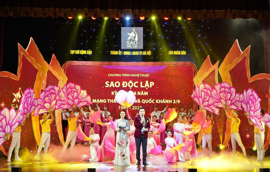 X&uacute;c động chương tr&igrave;nh nghệ thuật "Sao Độc lập" kỷ niệm Quốc kh&aacute;nh 2/9 - Ảnh 1.