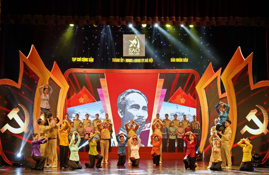 X&uacute;c động chương tr&igrave;nh nghệ thuật "Sao Độc lập" kỷ niệm Quốc kh&aacute;nh 2/9 - Ảnh 2.