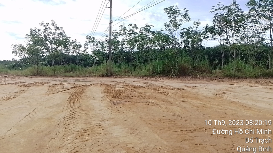 Vướng nhiều khu dân cư, dự án cao tốc Bắc – Nam qua Quảng Bình khó thi công liền mạch - Ảnh 6. Vướng nhiều khu dân cư, dự án cao tốc Bắc – Nam qua Quảng Bình khó thi công liền mạch - Ảnh 6.