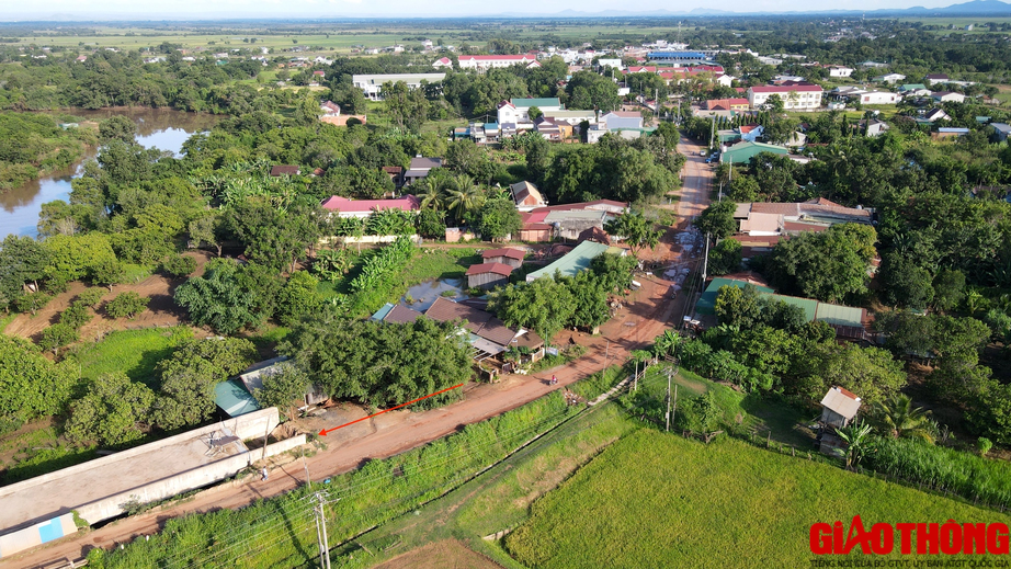 Cầu hơn 30 tỷ trước nguy cơ &ldquo;đắp chiếu&rdquo;... v&igrave; ba hộ d&acirc;n - Ảnh 3.