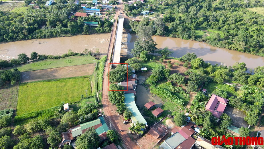Cầu hơn 30 tỷ trước nguy cơ &ldquo;đắp chiếu&rdquo;... v&igrave; ba hộ d&acirc;n - Ảnh 5.