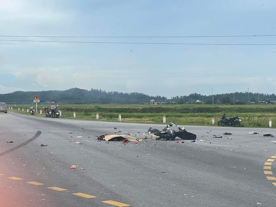 2 người tử vong do va chạm giao th&ocirc;ng tr&ecirc;n tuyến đường ven biển - Ảnh 1.