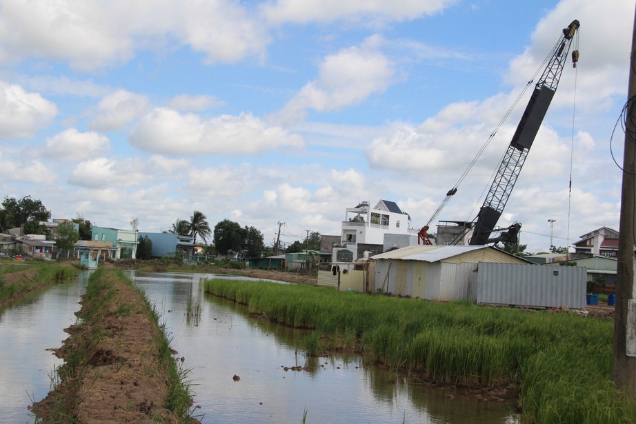 Dự &aacute;n đường V&agrave;nh đai 3 TP.HCM: Long An thi cọc khoan nhồi, đường c&ocirc;ng vụ đạt 60% - Ảnh 2.