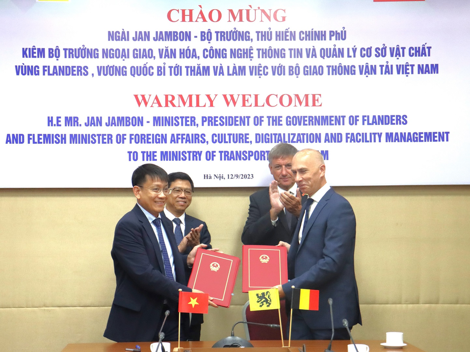 Tăng cường hợp t&aacute;c h&agrave;ng hải, đường thủy giữa Việt Nam - V&ugrave;ng Flanders - Ảnh 2.