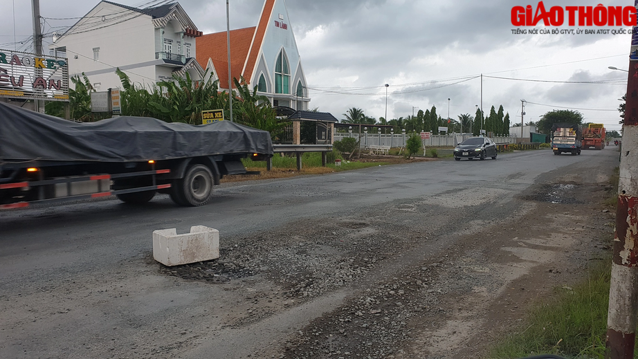 Sẽ sửa chữa quốc lộ Nam S&ocirc;ng Hậu trong l&uacute;c chờ n&acirc;ng cấp - Ảnh 3.