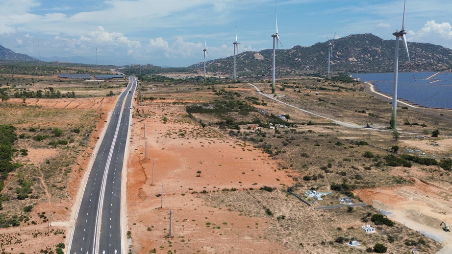 Cận cảnh đường nối Quốc lộ 1 băng qua "tiểu sa mạc" ở Ninh Thuận  - Ảnh 7.