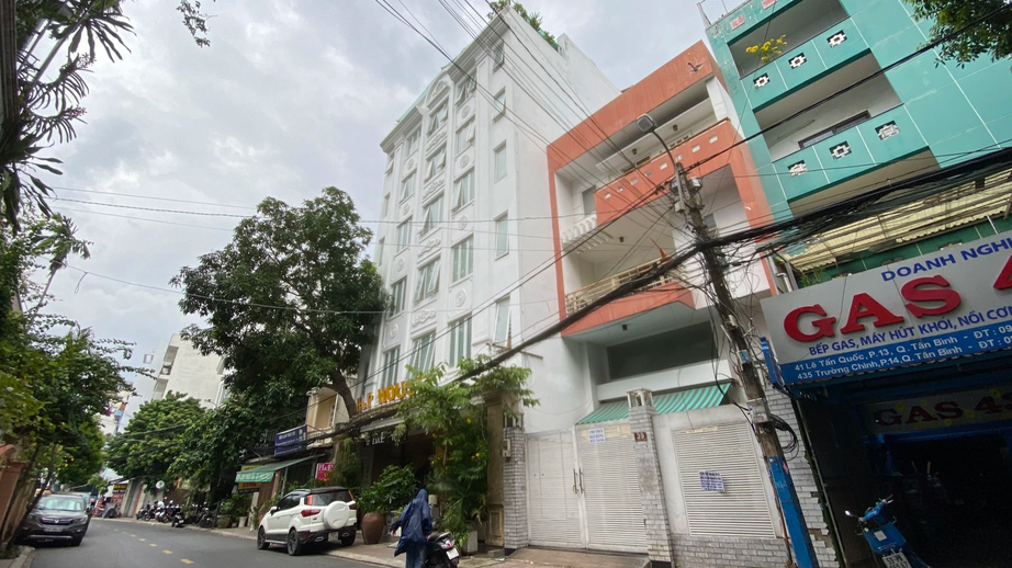 TP.HCM: Hỏa hoạn rình rập ở những chung cư mini, căn hộ dịch vụ, chung cư xuống cấp - Ảnh 4. TP.HCM: Hỏa hoạn rình rập ở những chung cư mini, căn hộ dịch vụ, chung cư xuống cấp - Ảnh 4.