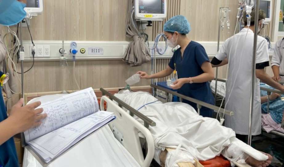 Xót lòng nữ bác sĩ BV Bạch Mai suy đa tạng sau vụ cháy chung cư mini
- Ảnh 1. Xót lòng nữ bác sĩ BV Bạch Mai suy đa tạng sau vụ cháy chung cư mini
- Ảnh 1.