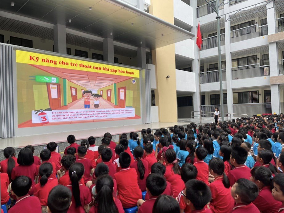 H&agrave; Nội tưởng nhớ nạn nh&acirc;n vụ ch&aacute;y chung cư mini ở Khương Hạ - Ảnh 3.