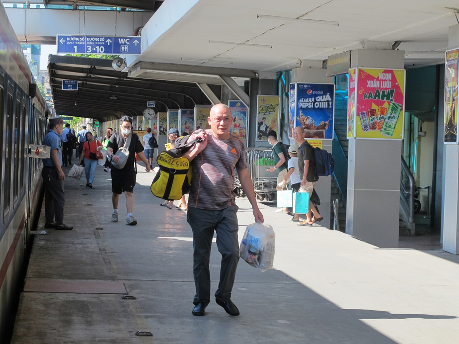 Từ th&aacute;ng 9, ph&iacute; trả v&eacute; t&agrave;u hỏa đến 20% gi&aacute; tiền - Ảnh 2.