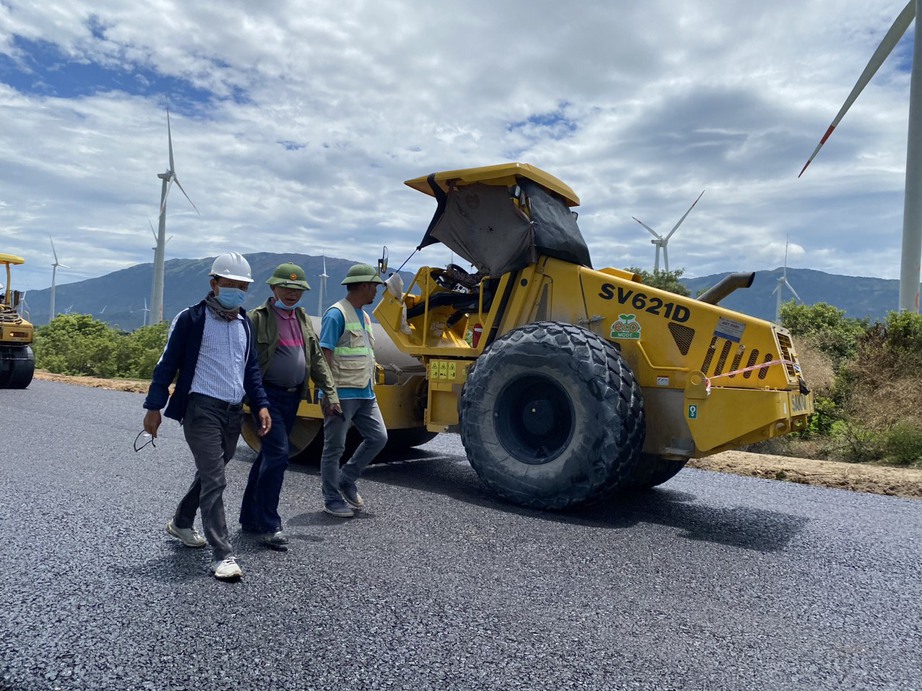 Ng&agrave;y Quốc kh&aacute;nh tr&ecirc;n c&ocirc;ng trường dự &aacute;n cao tốc Cam L&acirc;m - Vĩnh Hảo - Ảnh 1.