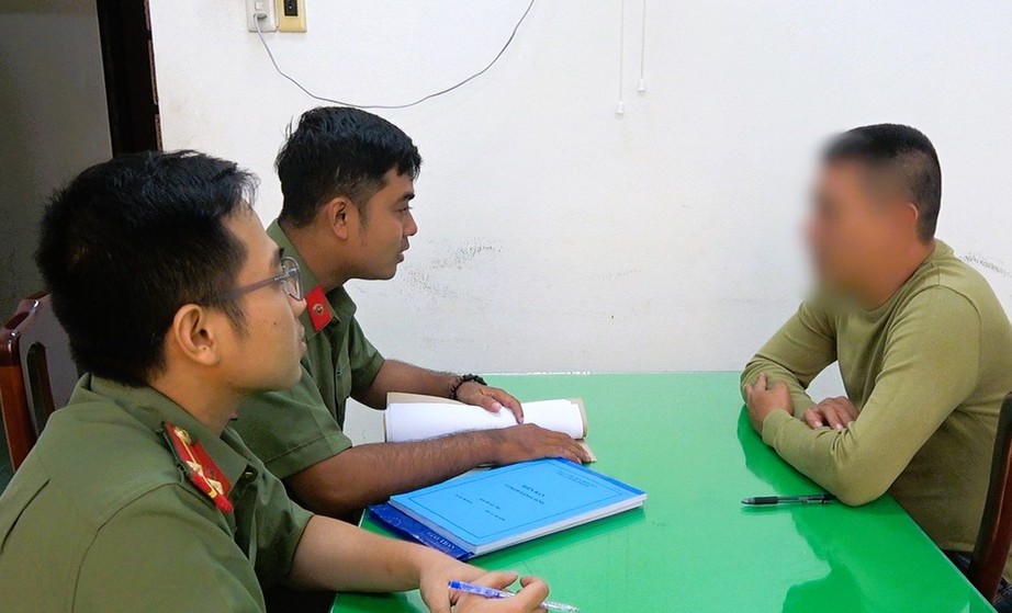 Người đ&agrave;n &ocirc;ng đăng tin sai sự thật, x&uacute;c phạm CSGT ở Huế bị phạt 5 triệu đồng - Ảnh 1.